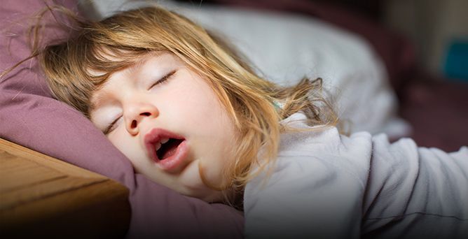 https://www.chicco.it/dw/image/v2/BJJJ_PRD/on/demandware.static/-/Sites-Chicco-Italy-Library/it_IT/dw6e9d501b/site/advice-pages/Il-respiro-del-neonato-come-riconoscere-se-la-respirazione-e-corretta/respirazine orale.jpg